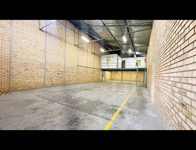 215M² WAREHOUSE TO LET IN WADEVILLE